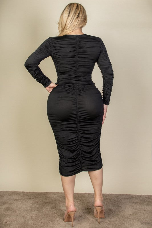 Curvy Plus Size Ruched Long Sleeve Midi Dress - TiffanyzKlozet