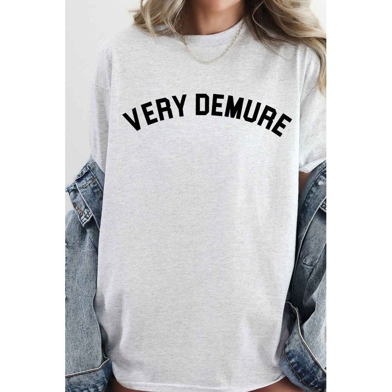 VERY DEMURE GRAPHIC TEE