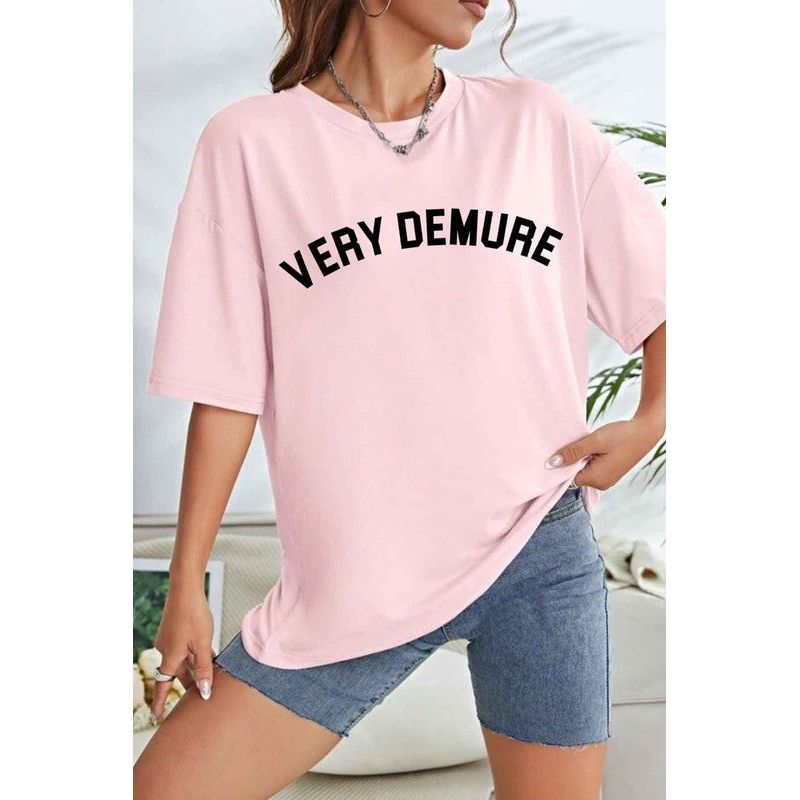 VERY DEMURE GRAPHIC TEE