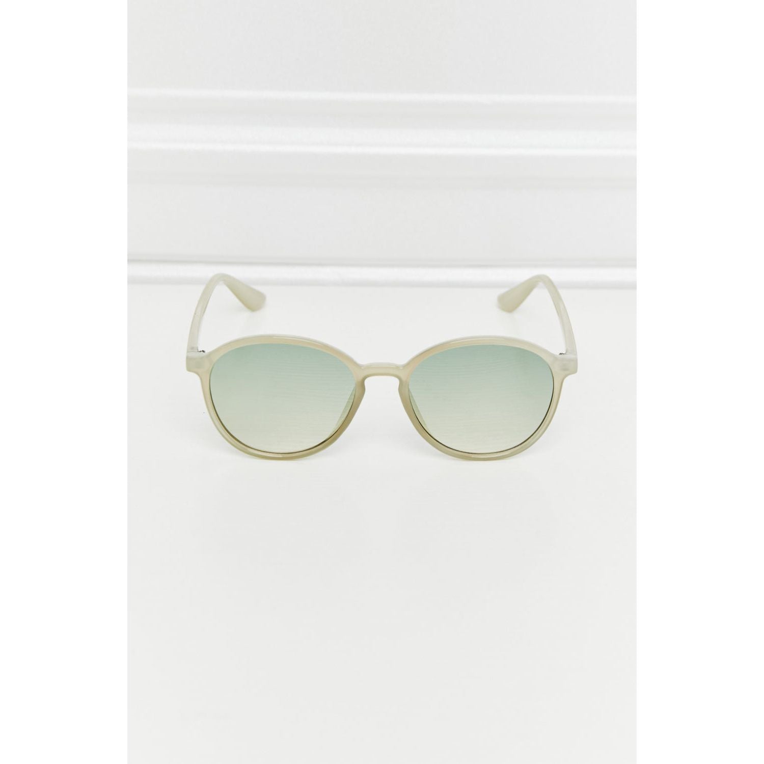 Full Rim Polycarbonate Frame Sunglasses - TiffanyzKlozet