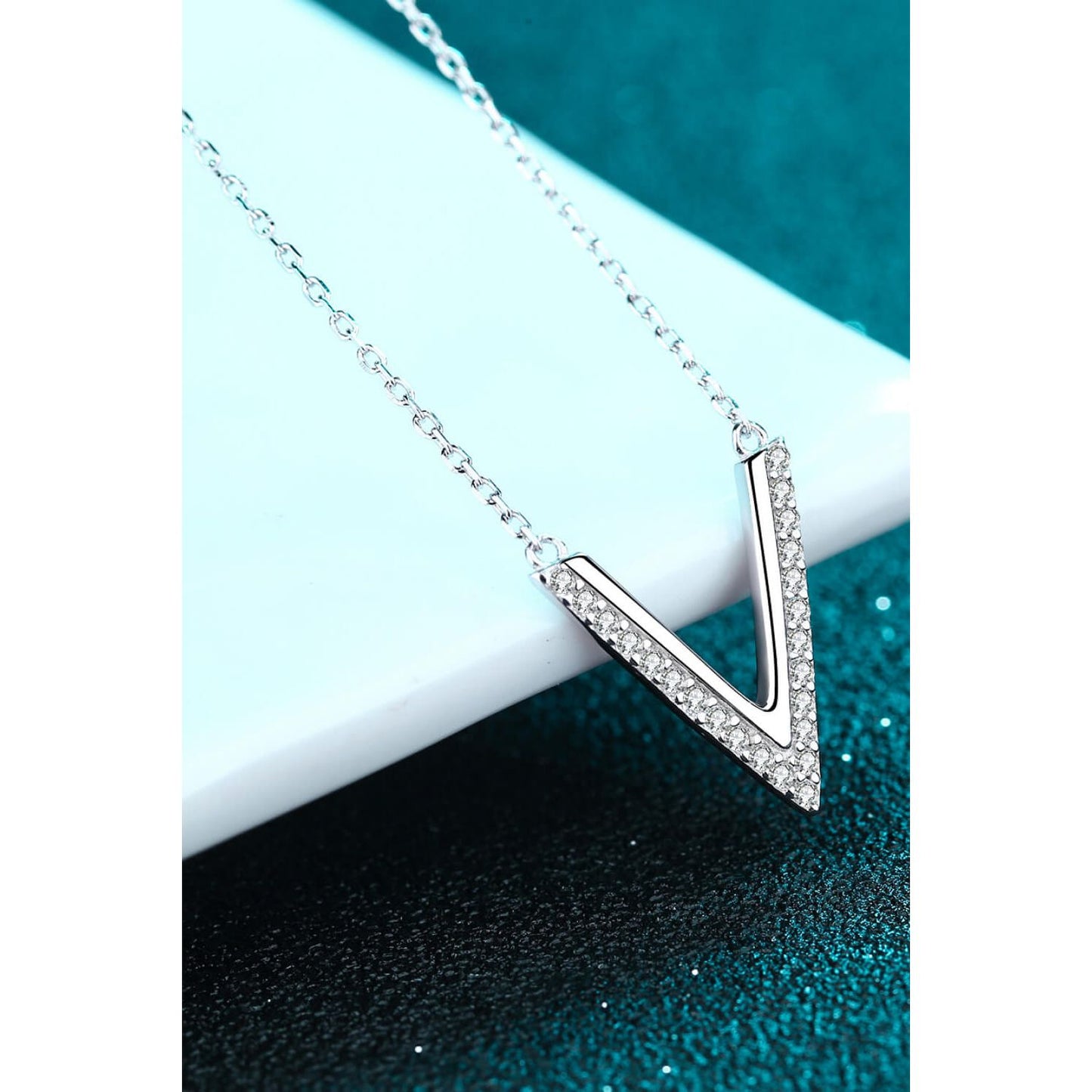 Sterling Silver V Letter Pendant Necklace - TiffanyzKlozet