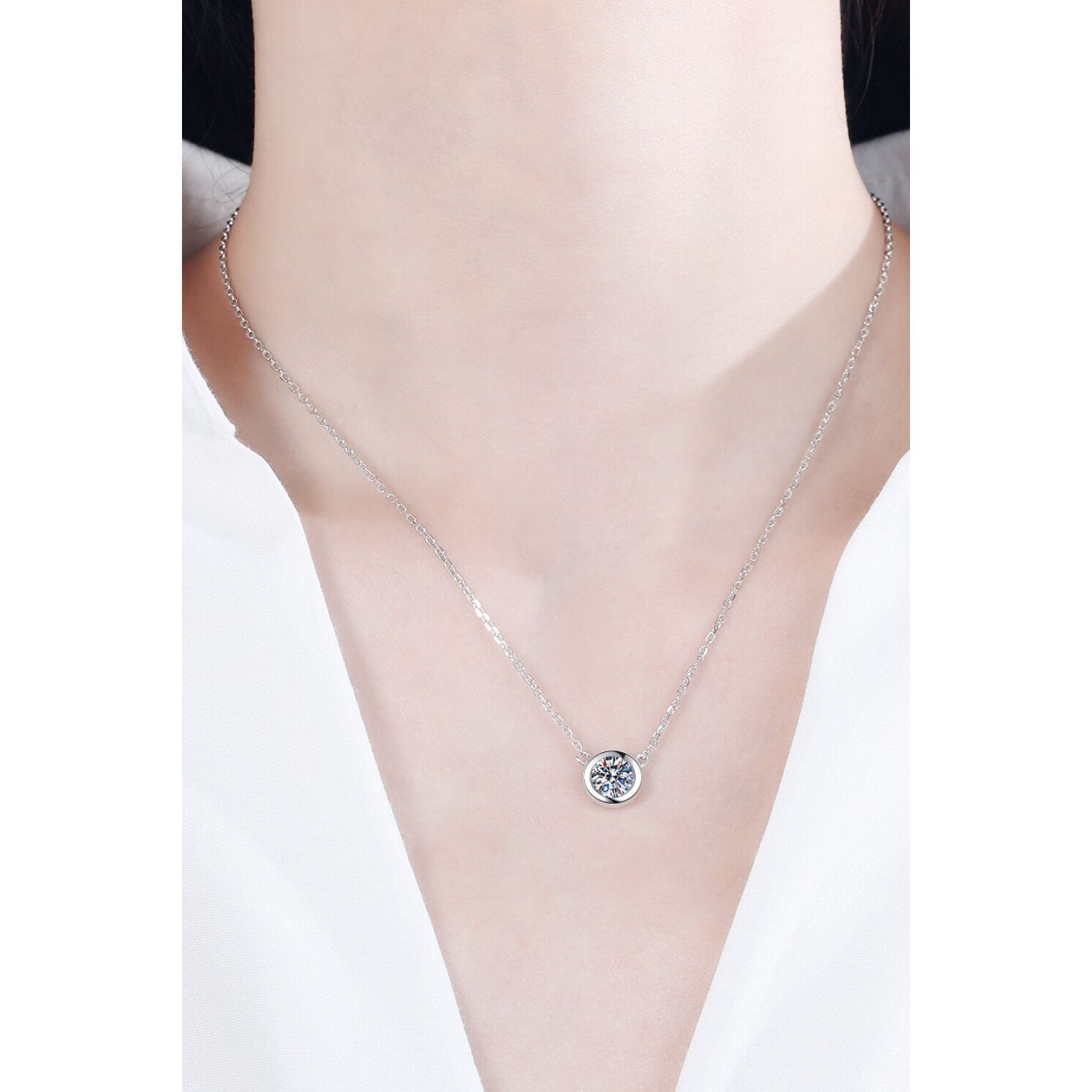 Moissanite Round Pendant Chain Necklace - TiffanyzKlozet
