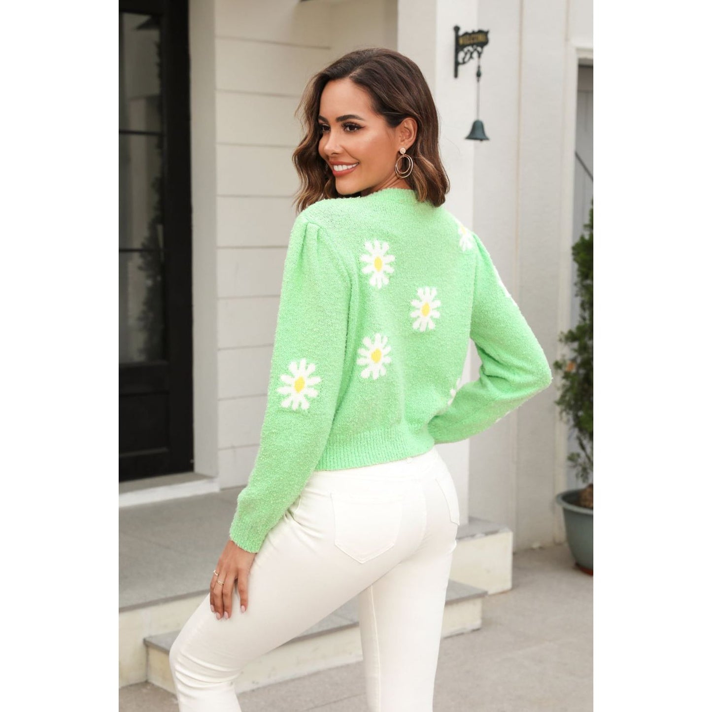 Flower Pattern Round Neck Short Sleeve Pullover Sweater - TiffanyzKlozet