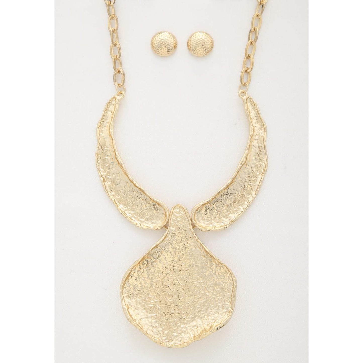 Textured Oversized Metal Necklace - TiffanyzKlozet