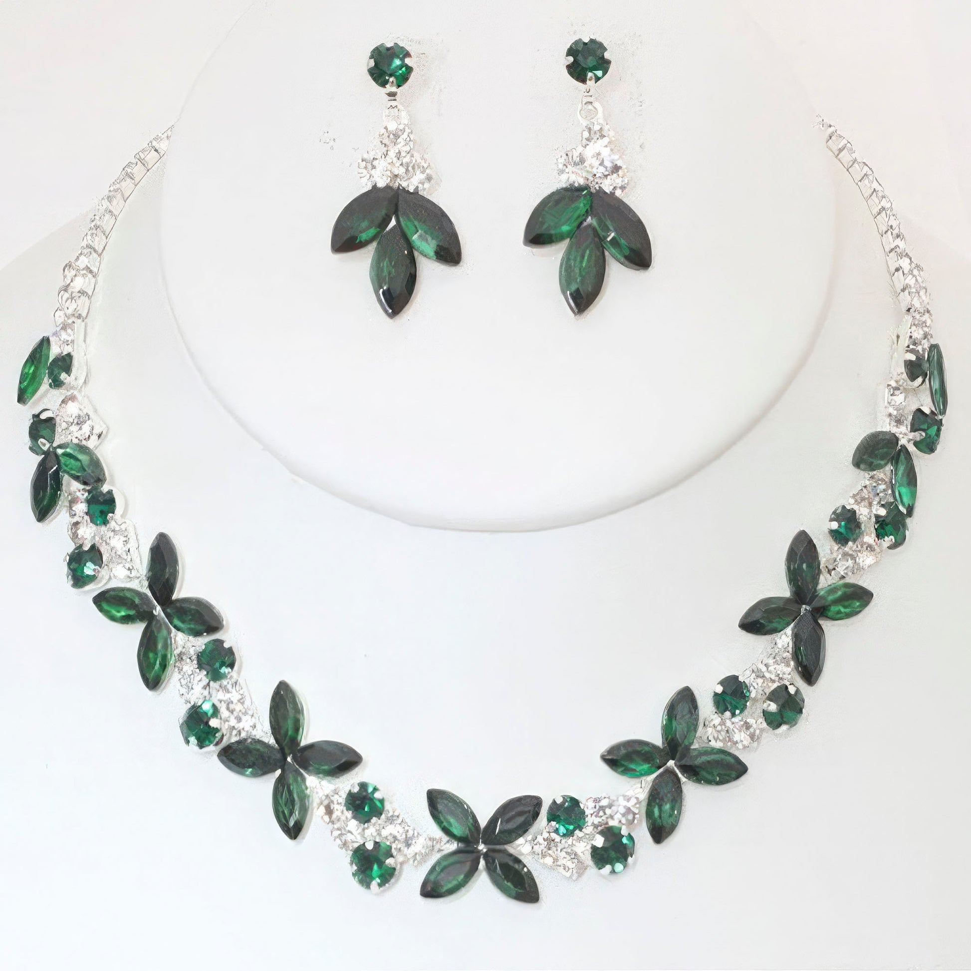 Rhinestone Crystal Necklace And Earring Set - TiffanyzKlozet