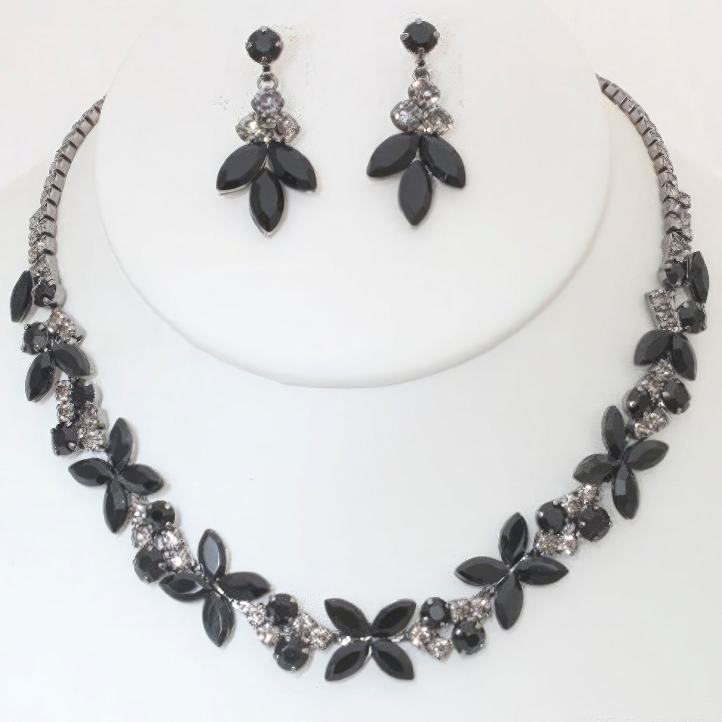 Rhinestone Crystal Necklace And Earring Set - TiffanyzKlozet