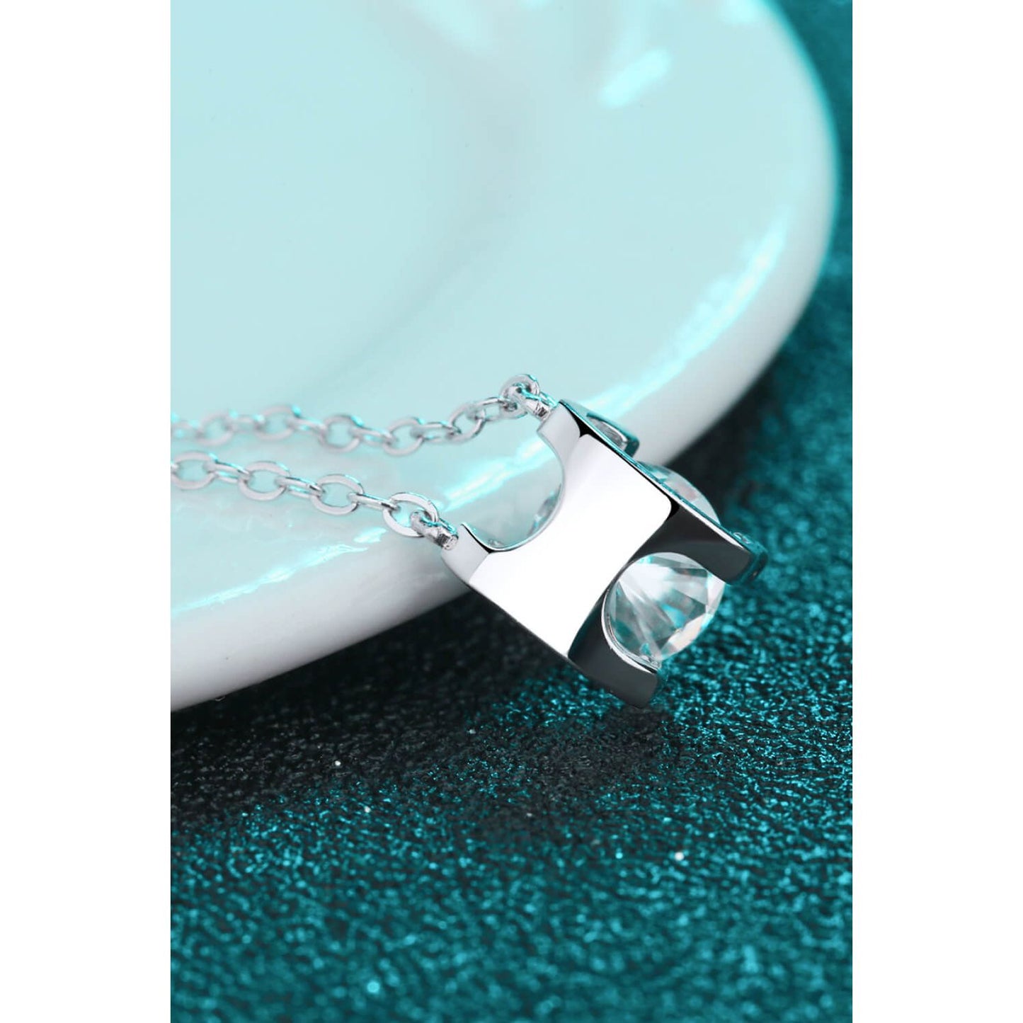 Moissanite Chain Necklace - TiffanyzKlozet