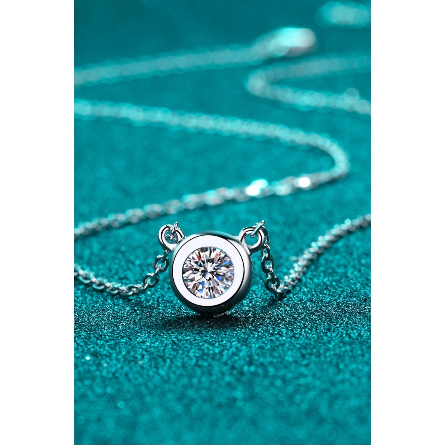 Moissanite Round Pendant Chain Necklace - TiffanyzKlozet
